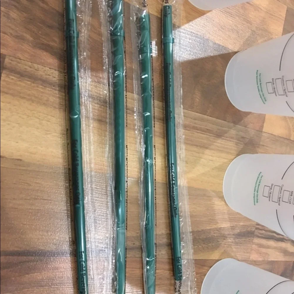 New, set of 4 Starbucks reusable cold cups, 24oz tumblers reusable straw coffee